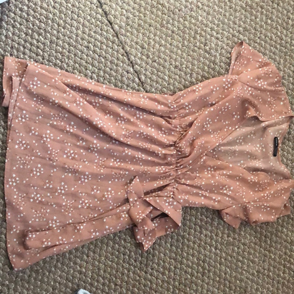 Adorable lite weight dress w belt